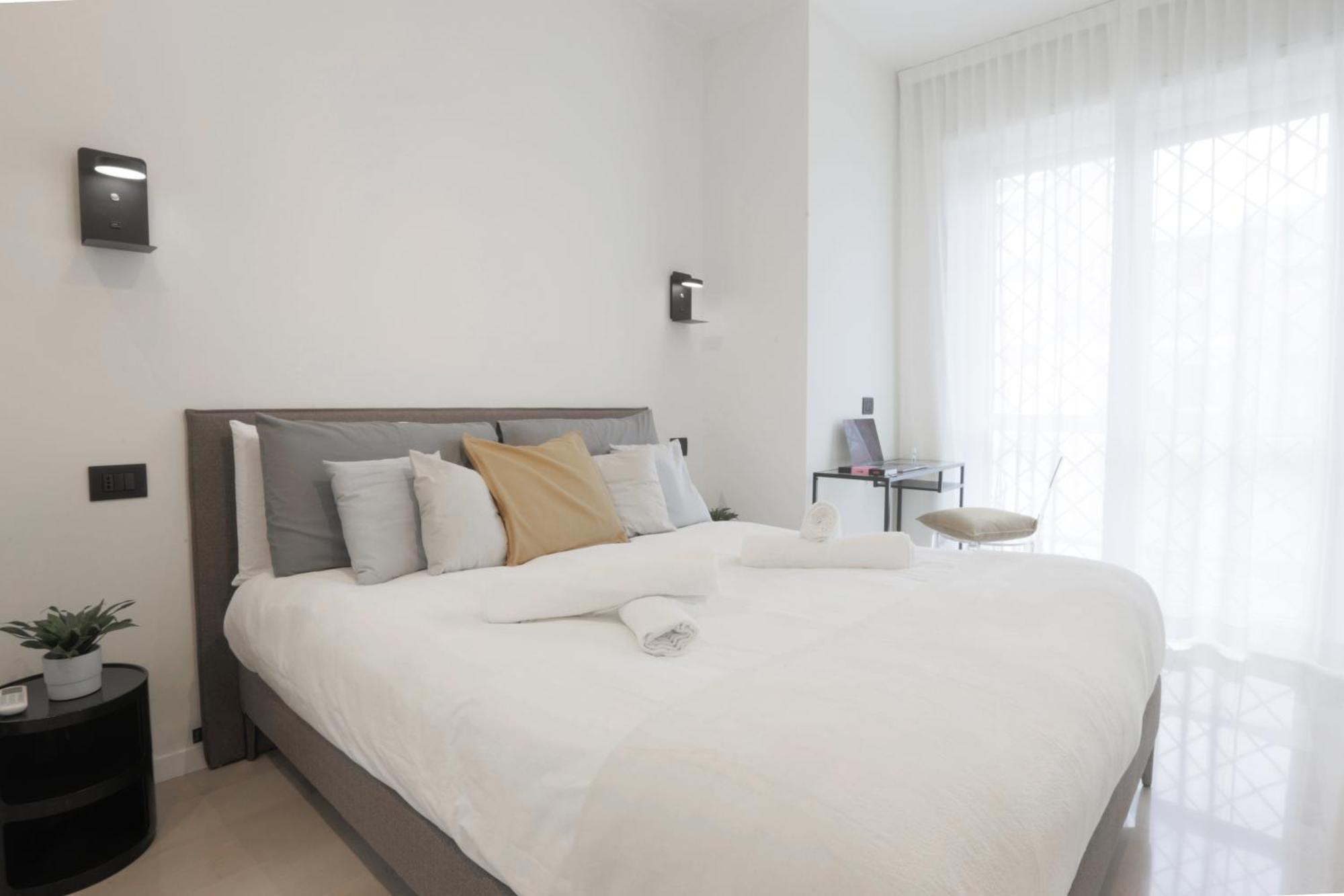 Appartamento New Modern Flat 10 Minutes Walk From Station Milano